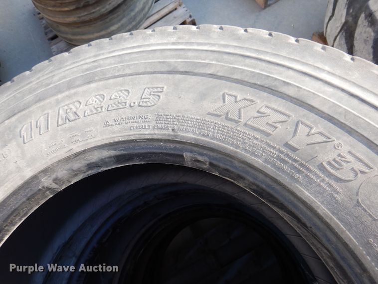 image for item KP9433 (4) Michelin XZY3 11R22.5 tires