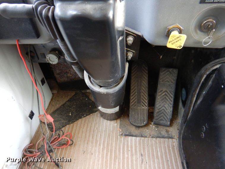 image for item KP9450 2005 Blue Bird  school bus