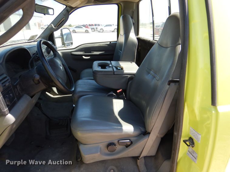 image for item LB9887 2007 Ford F550  truck cab and chassis