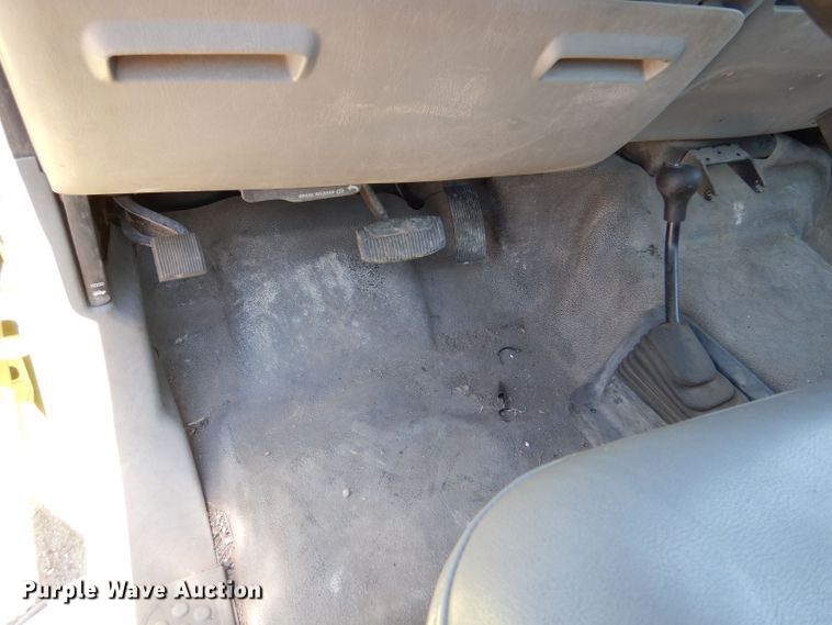 image for item LB9887 2007 Ford F550  truck cab and chassis