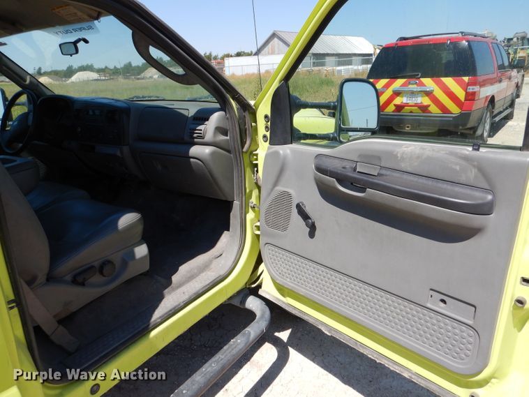 image for item LB9887 2007 Ford F550  truck cab and chassis