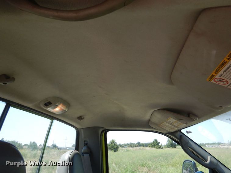 image for item LB9887 2007 Ford F550  truck cab and chassis