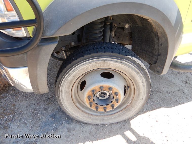 image for item LB9887 2007 Ford F550  truck cab and chassis