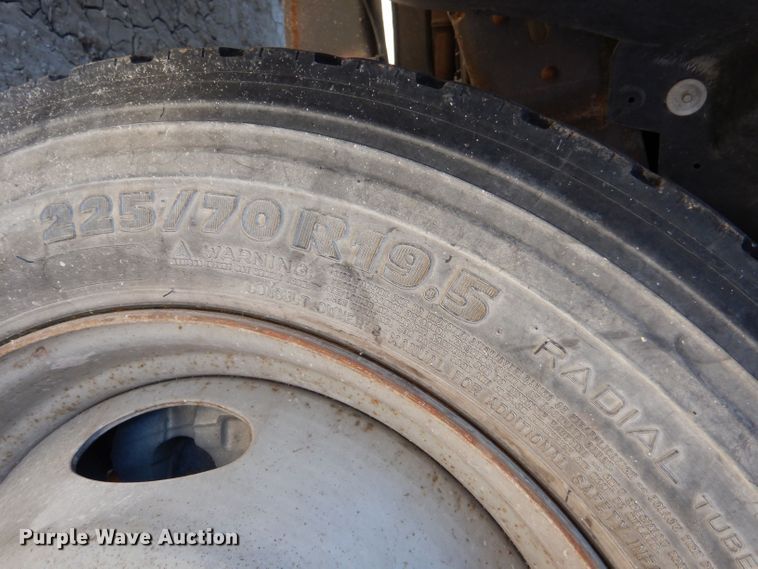 image for item LB9887 2007 Ford F550  truck cab and chassis