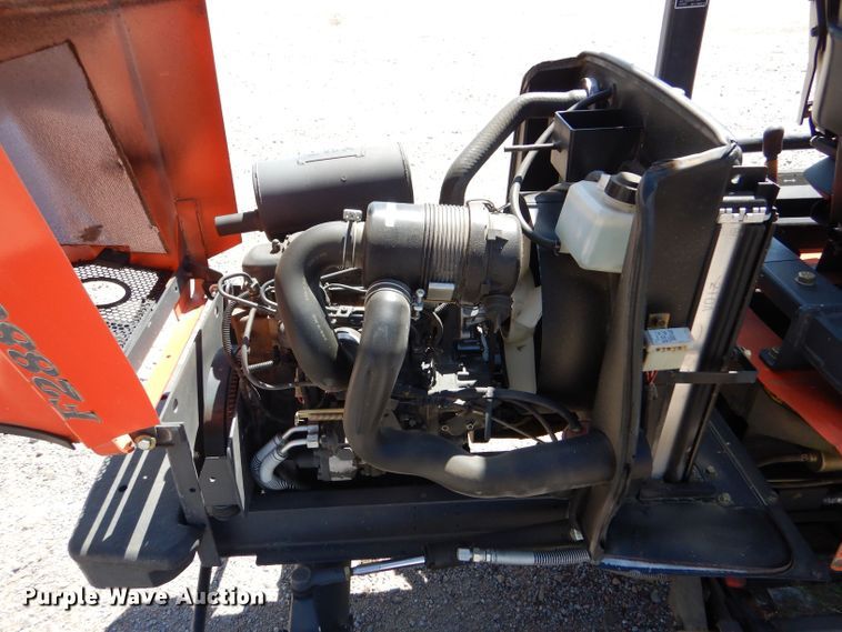 image for item LB9945 Kubota F2880  lawn mower