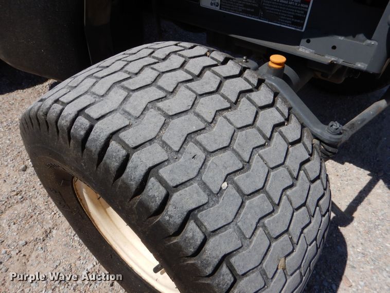 image for item LB9946 Kubota F3080  lawn mower