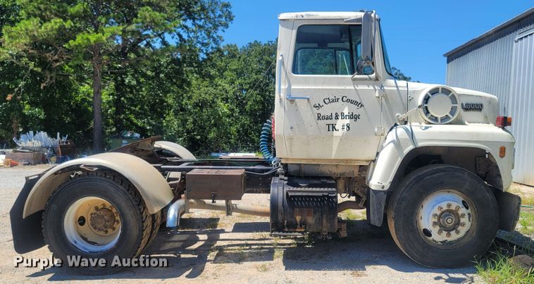 image for item LM9662 1989 Ford L8000  semi truck