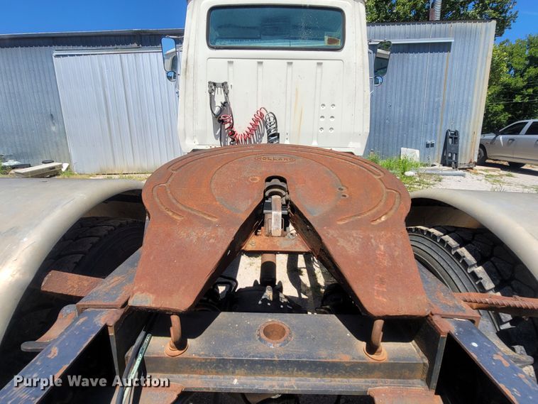 image for item LM9662 1989 Ford L8000  semi truck