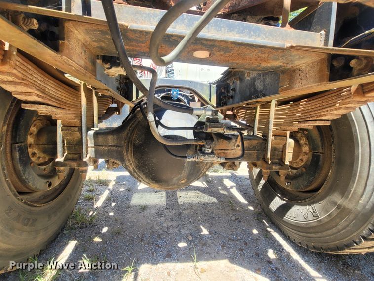 image for item LM9662 1989 Ford L8000  semi truck