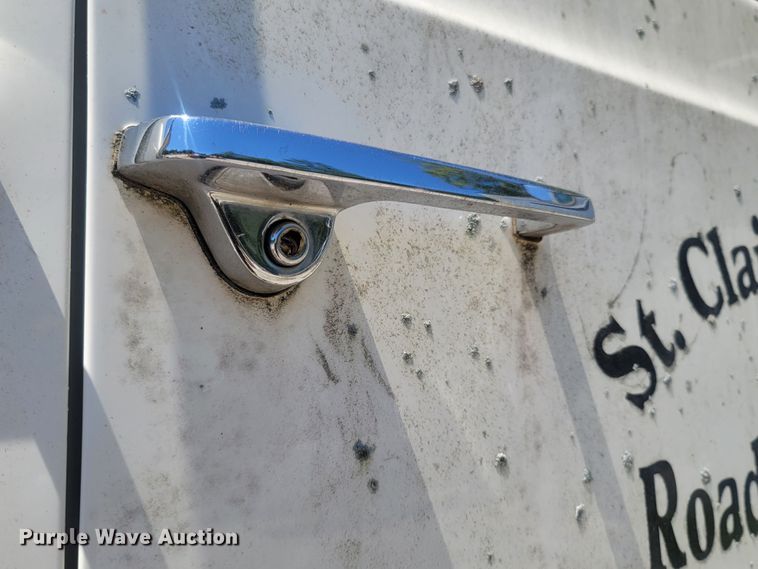 image for item LM9662 1989 Ford L8000  semi truck