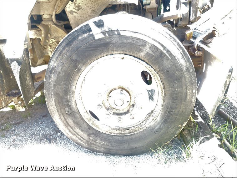 image for item LM9662 1989 Ford L8000  semi truck