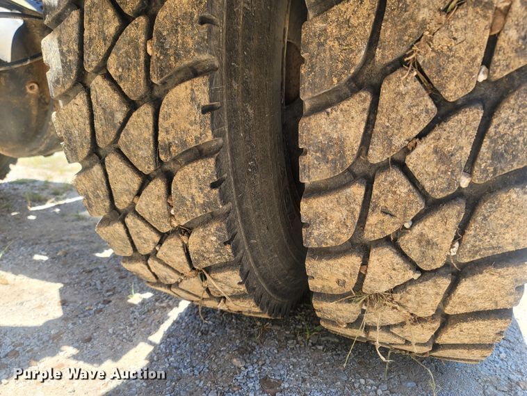 image for item LM9662 1989 Ford L8000  semi truck