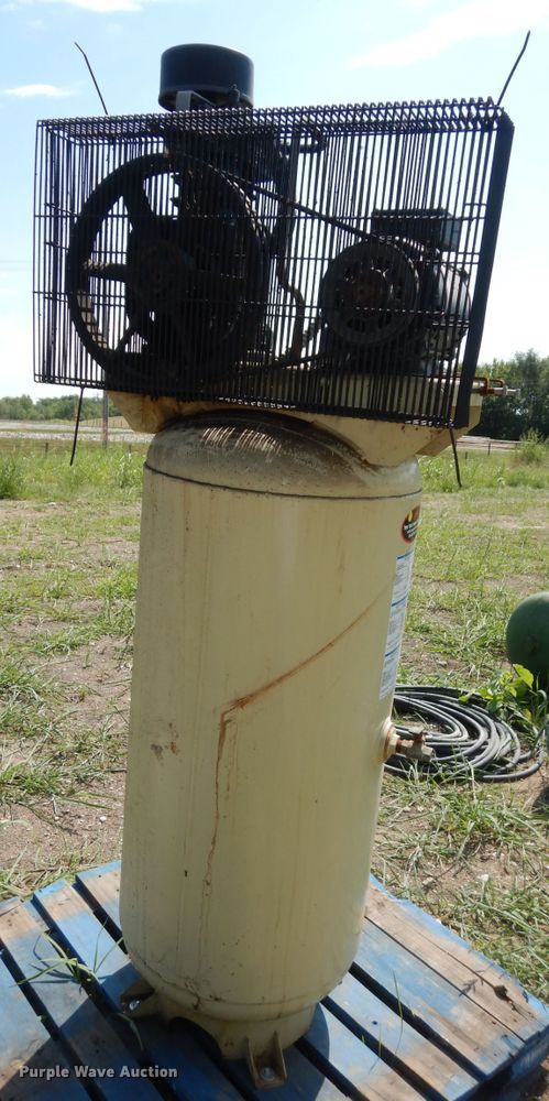 image for item LR9802 Ingersoll Rand TS4L5  air compressor