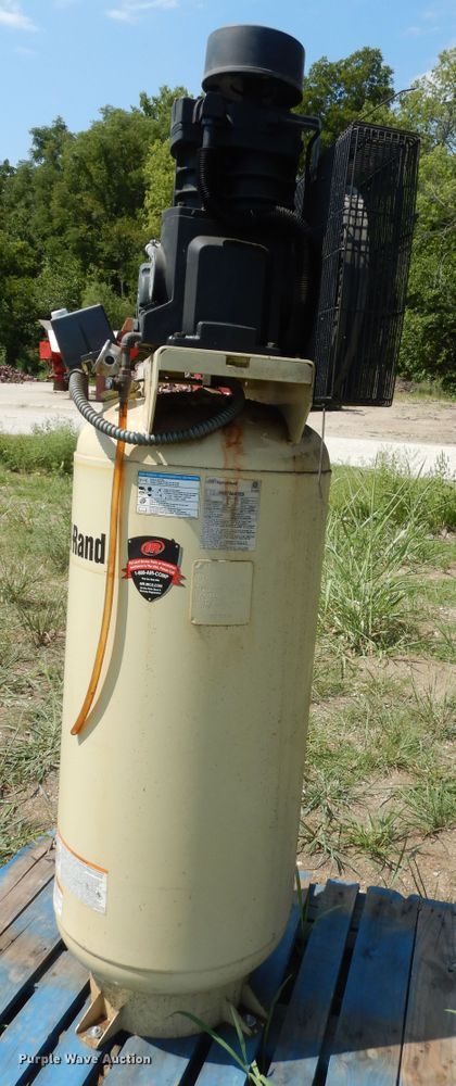image for item LR9802 Ingersoll Rand TS4L5  air compressor