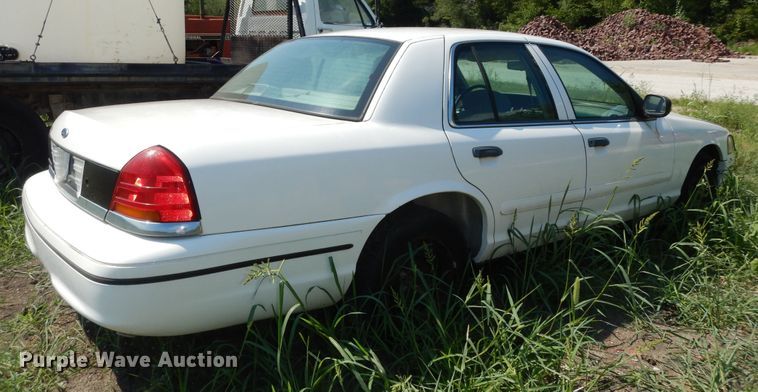 image for item LR9806 1999 Ford Crown Victoria Police Interceptor