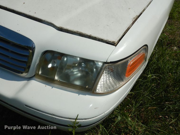 image for item LR9806 1999 Ford Crown Victoria Police Interceptor