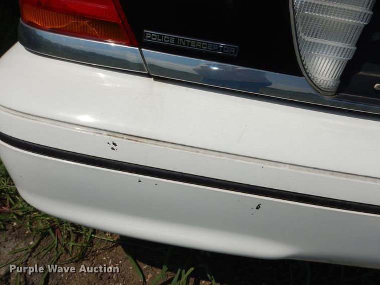 image for item LR9806 1999 Ford Crown Victoria Police Interceptor