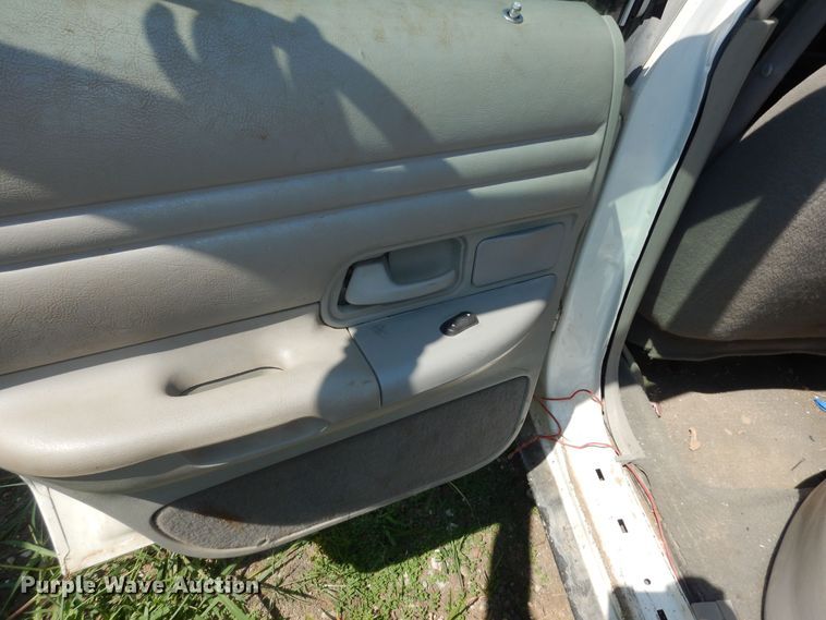 image for item LR9806 1999 Ford Crown Victoria Police Interceptor