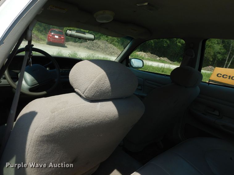 image for item LR9806 1999 Ford Crown Victoria Police Interceptor