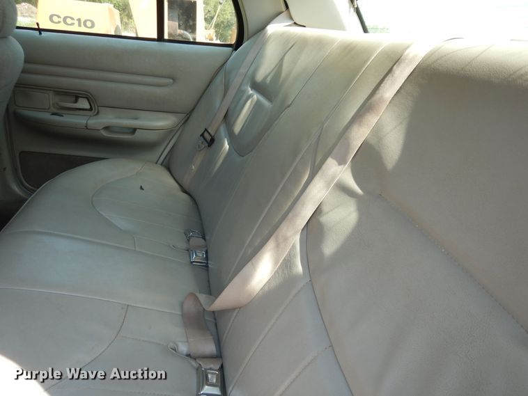 image for item LR9806 1999 Ford Crown Victoria Police Interceptor