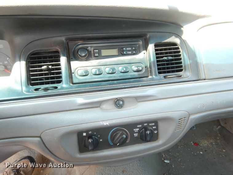 image for item LR9806 1999 Ford Crown Victoria Police Interceptor