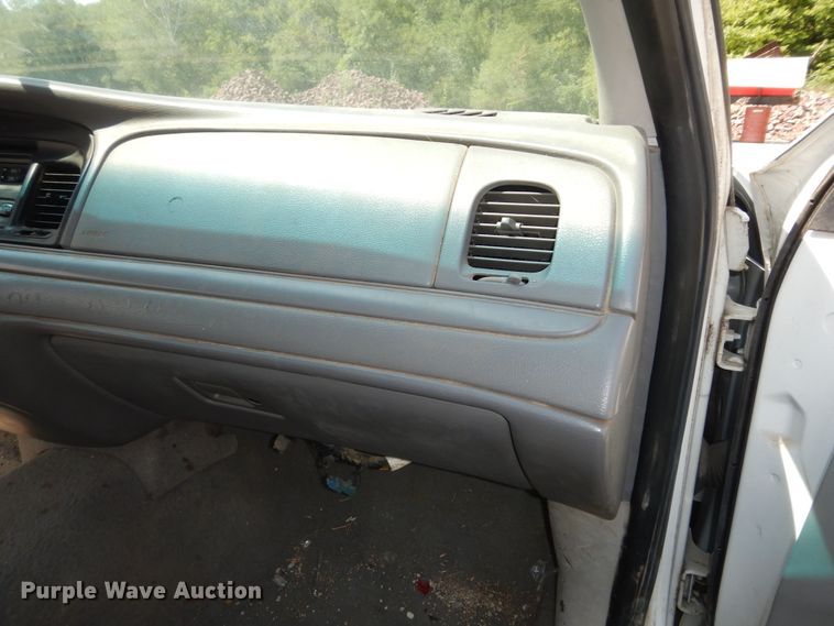 image for item LR9806 1999 Ford Crown Victoria Police Interceptor