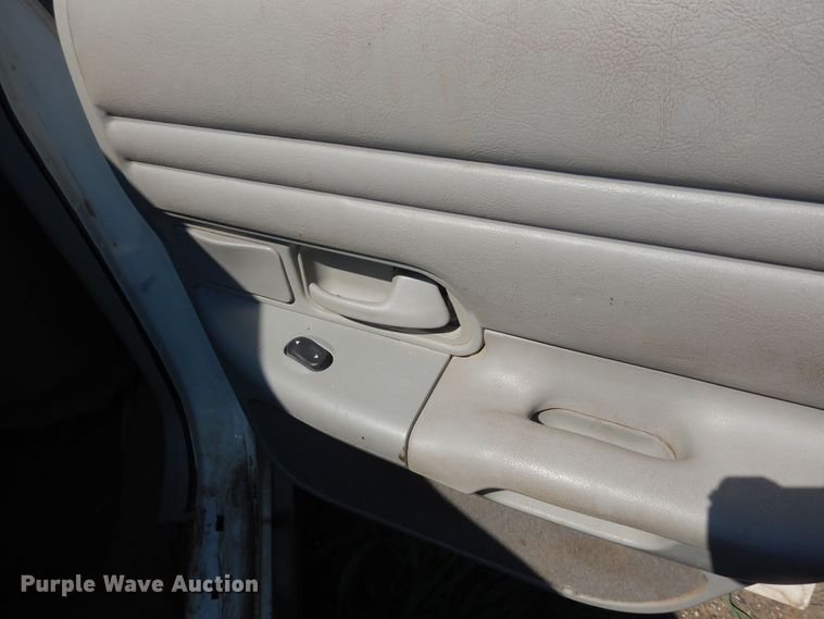 image for item LR9806 1999 Ford Crown Victoria Police Interceptor