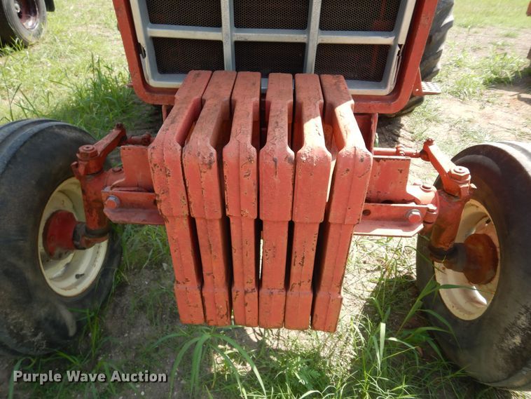 image for item LR9807 1980 International 886  tractor