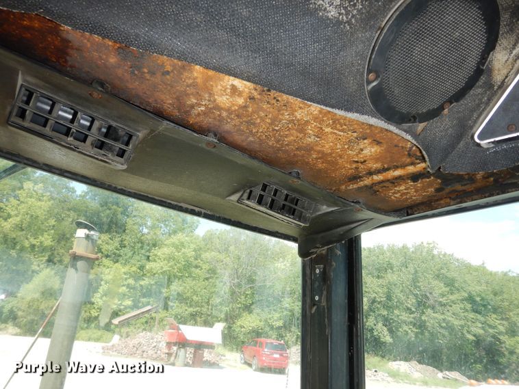 image for item LR9807 1980 International 886  tractor