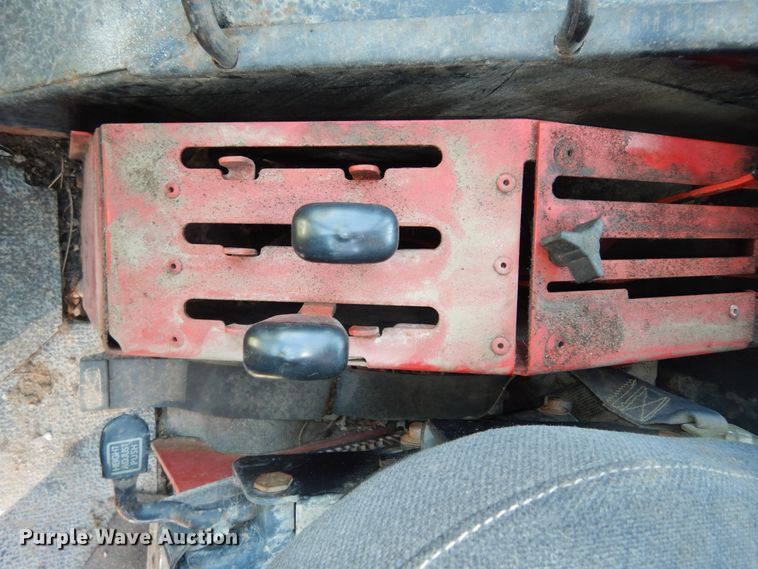 image for item LR9807 1980 International 886  tractor