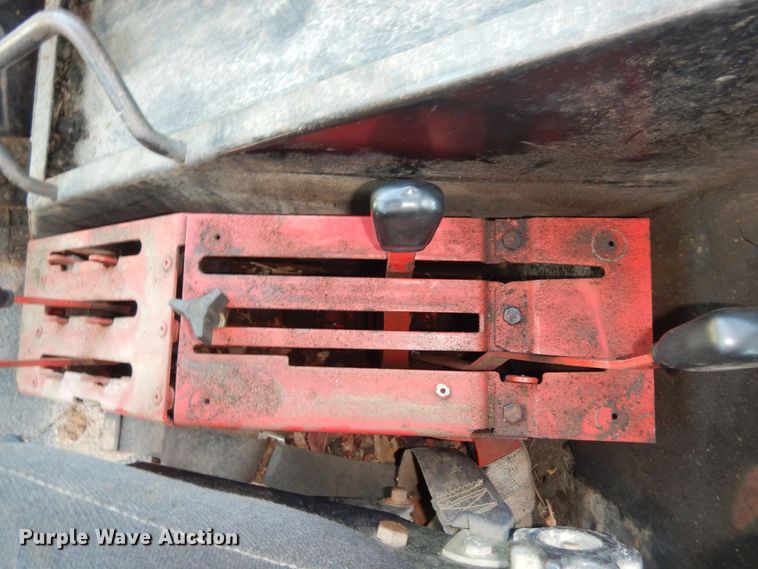 image for item LR9807 1980 International 886  tractor