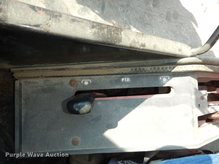 image for item LR9807 1980 International 886  tractor