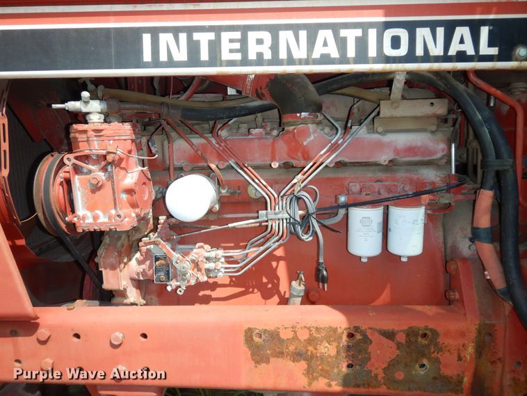 image for item LR9807 1980 International 886  tractor