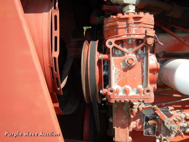 image for item LR9807 1980 International 886  tractor