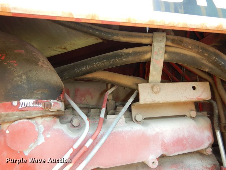 image for item LR9807 1980 International 886  tractor