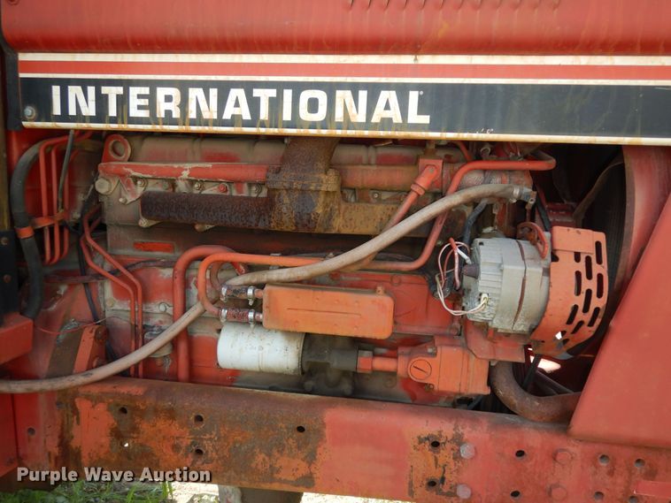 image for item LR9807 1980 International 886  tractor
