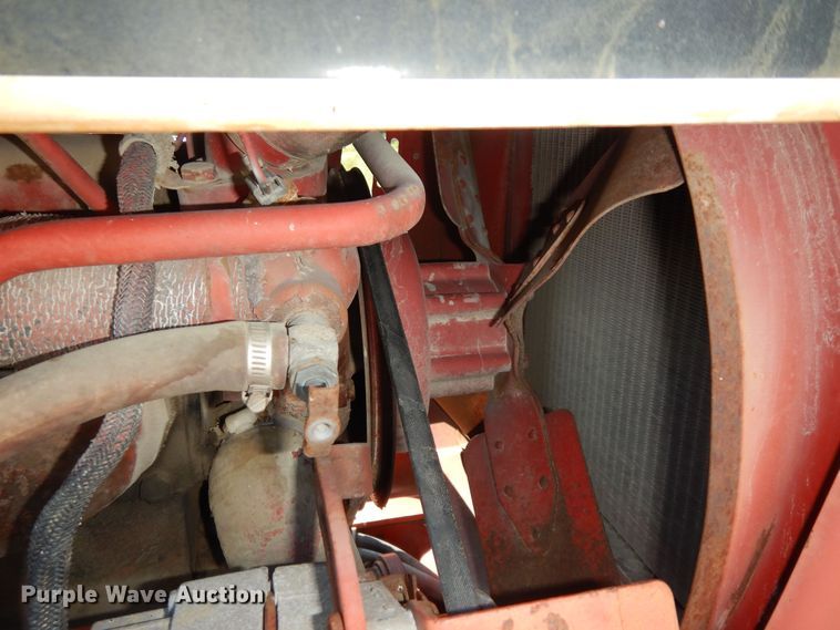 image for item LR9807 1980 International 886  tractor