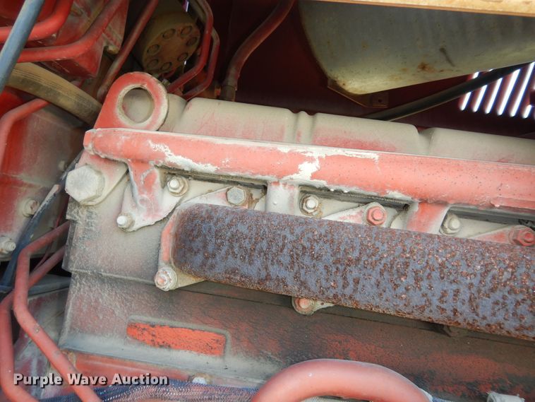 image for item LR9807 1980 International 886  tractor