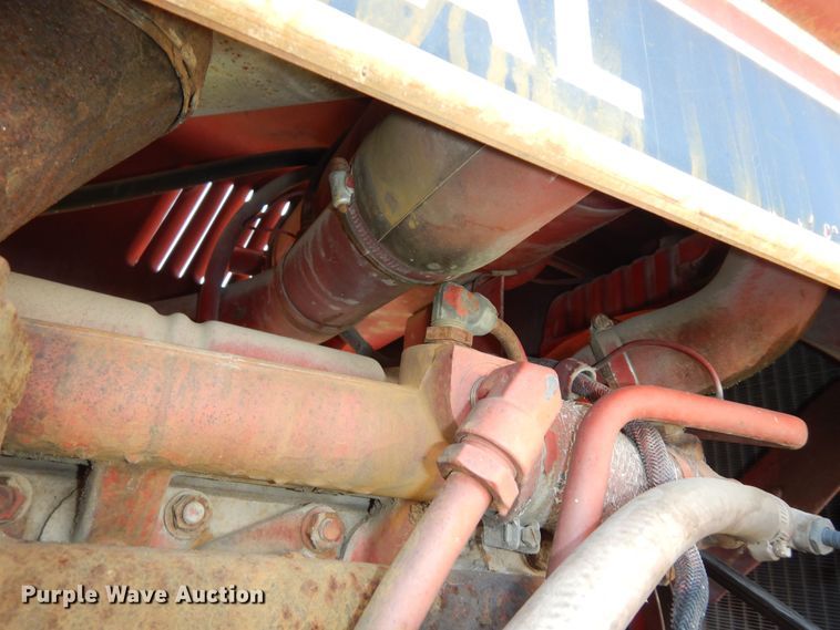 image for item LR9807 1980 International 886  tractor