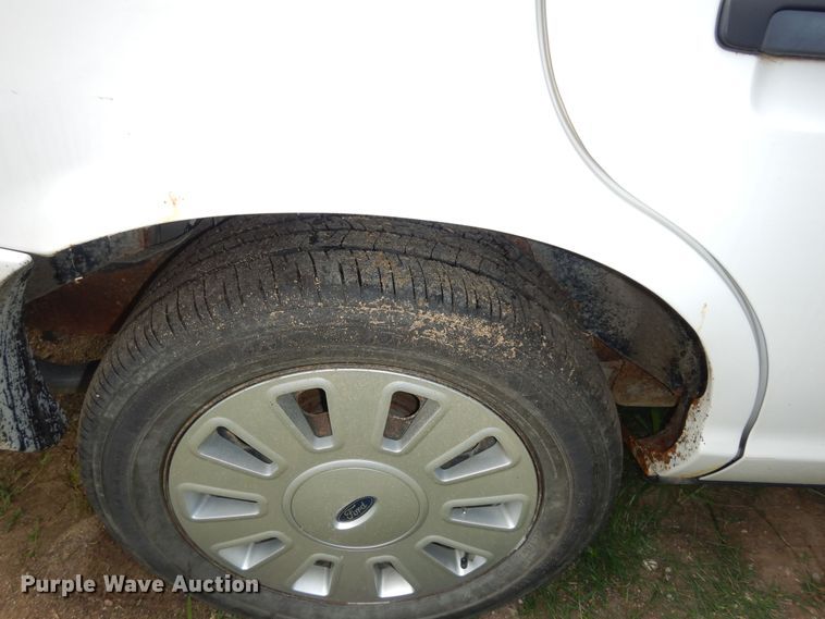 image for item LR9809 2011 Ford Crown Victoria Police Interceptor