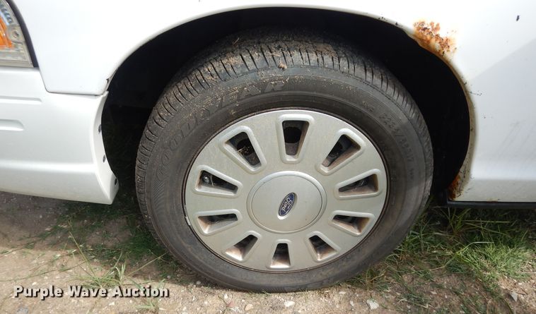 image for item LR9809 2011 Ford Crown Victoria Police Interceptor