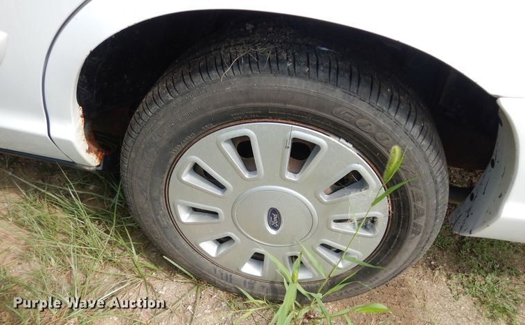 image for item LR9809 2011 Ford Crown Victoria Police Interceptor