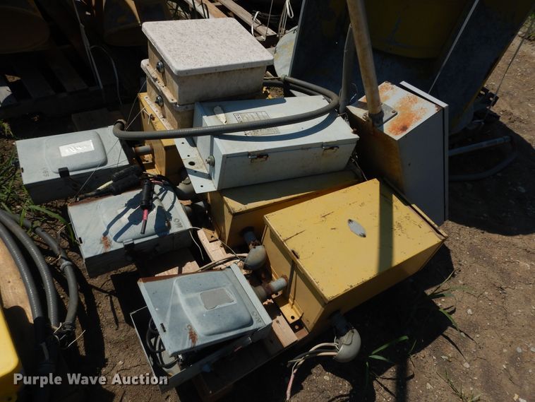 image for item LR9812 (5) tornado sirens