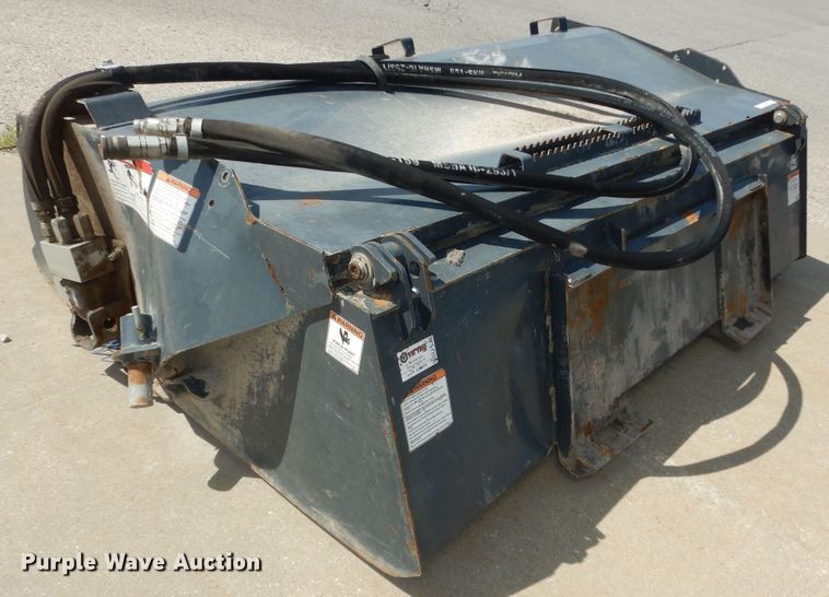 Virnig skid steer sweeper in Olathe, KS Item LR9860 sold Purple Wave