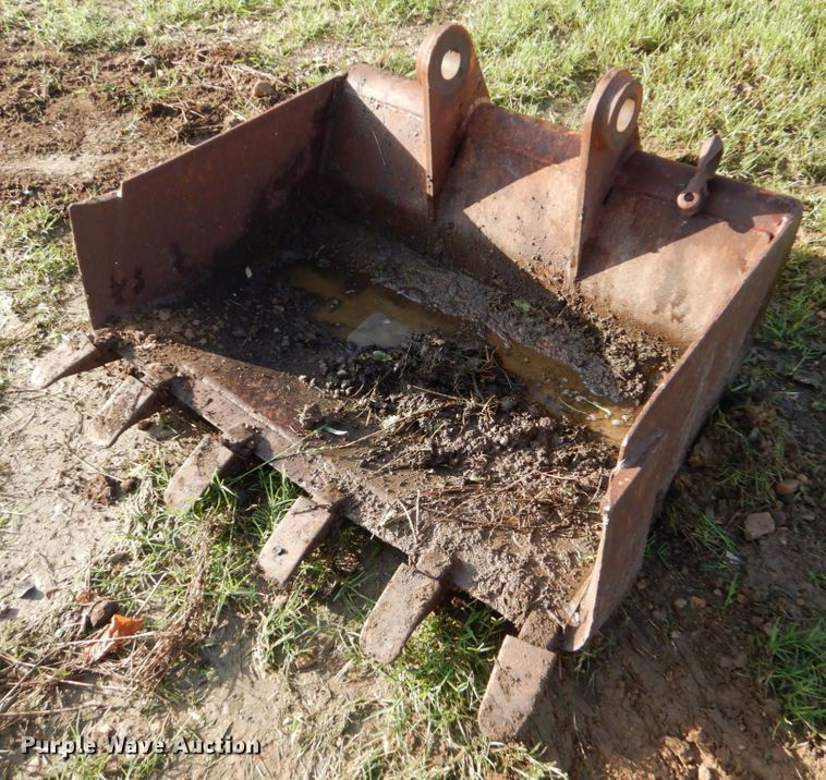 image for item LS9873 35" W backhoe bucket