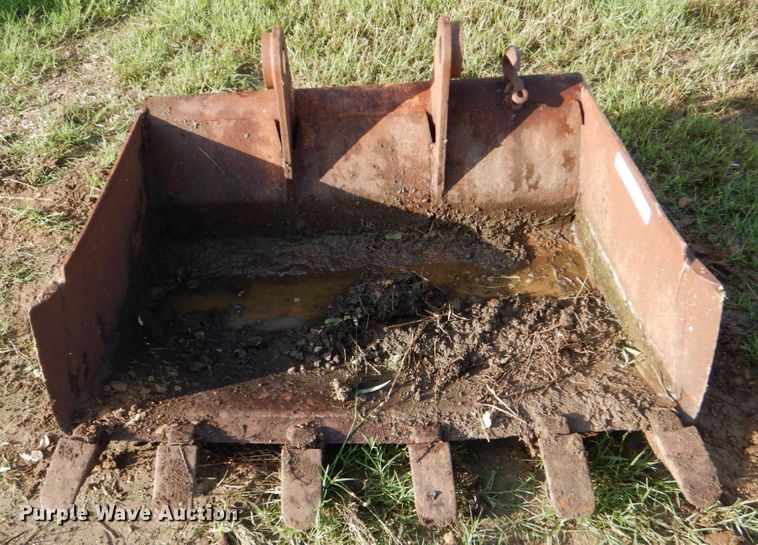image for item LS9873 35" W backhoe bucket