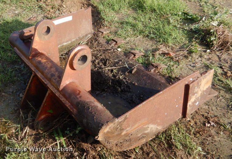 image for item LS9873 35" W backhoe bucket