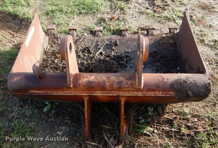 image for item LS9873 35" W backhoe bucket