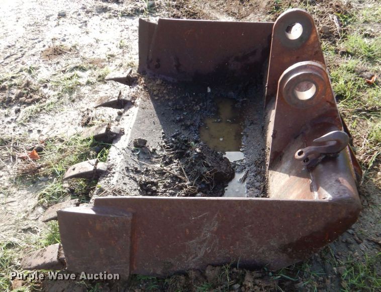image for item LS9873 35" W backhoe bucket