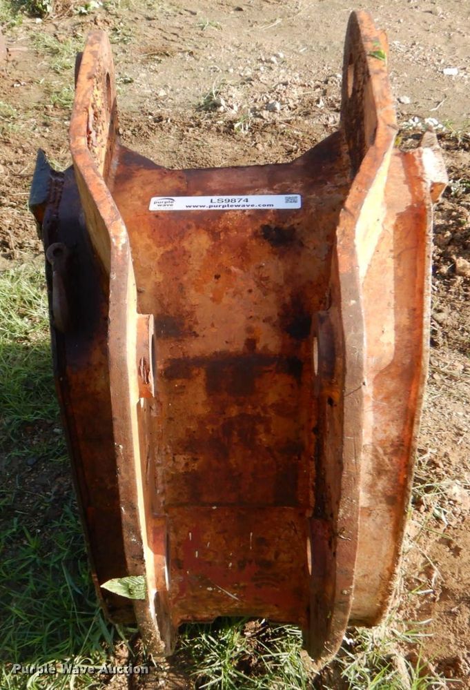image for item LS9874 17"W backhoe bucket
